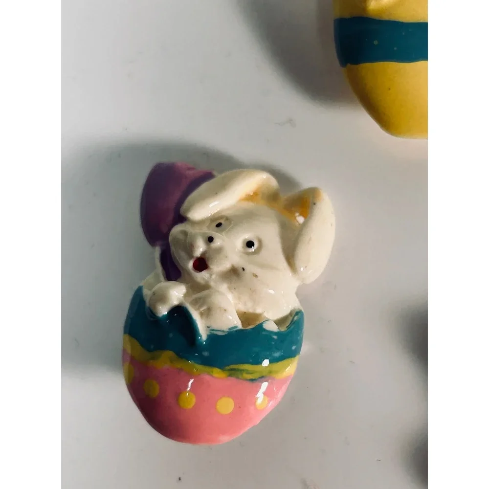 Vintage Easter Bunny Button Covers Kitsch Plastic‎ Holiday Colorful